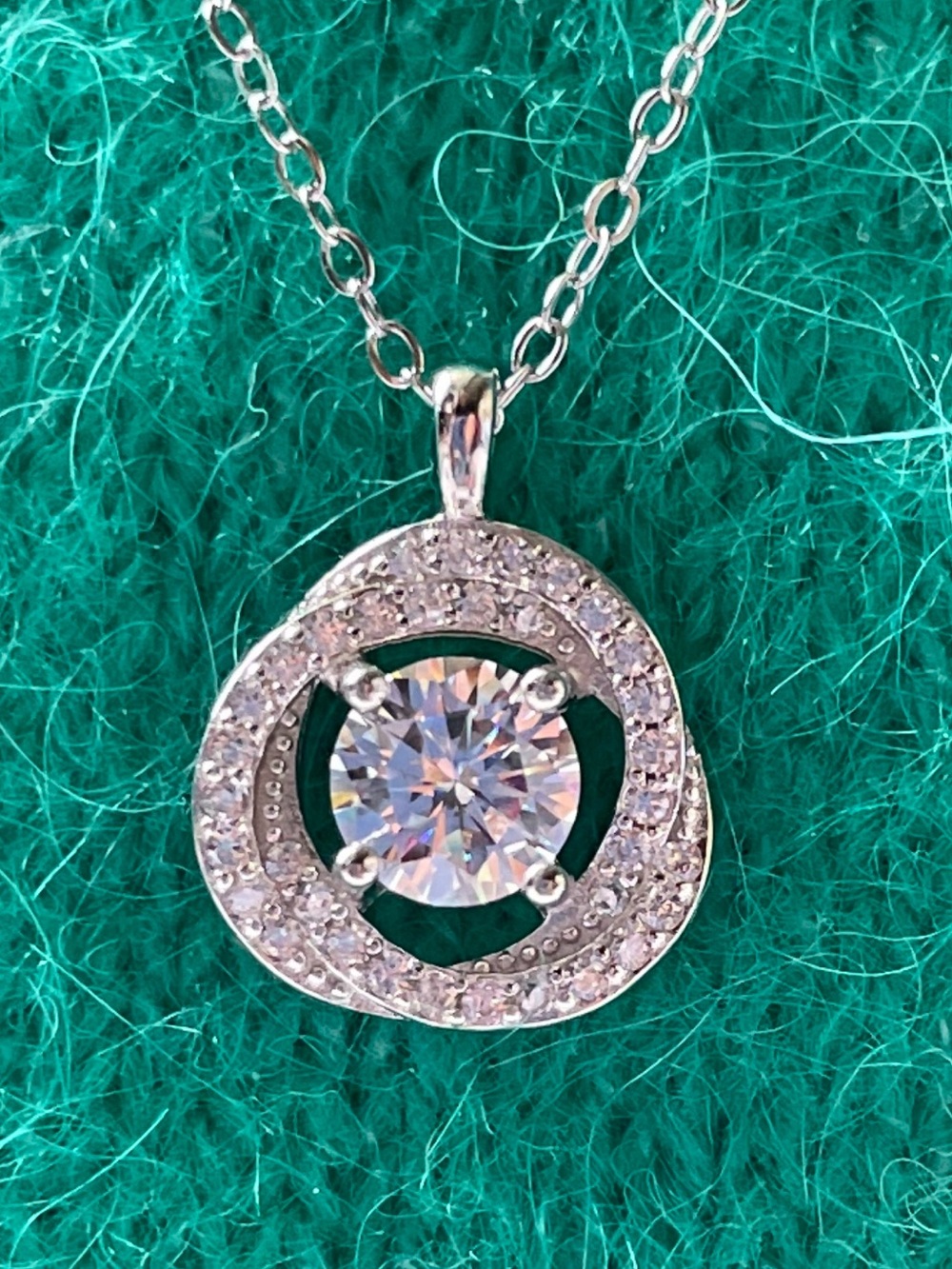 NIB .925 Silver Halo Pendant Necklace.  18”.